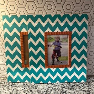 2 (5x7) Picture Frames